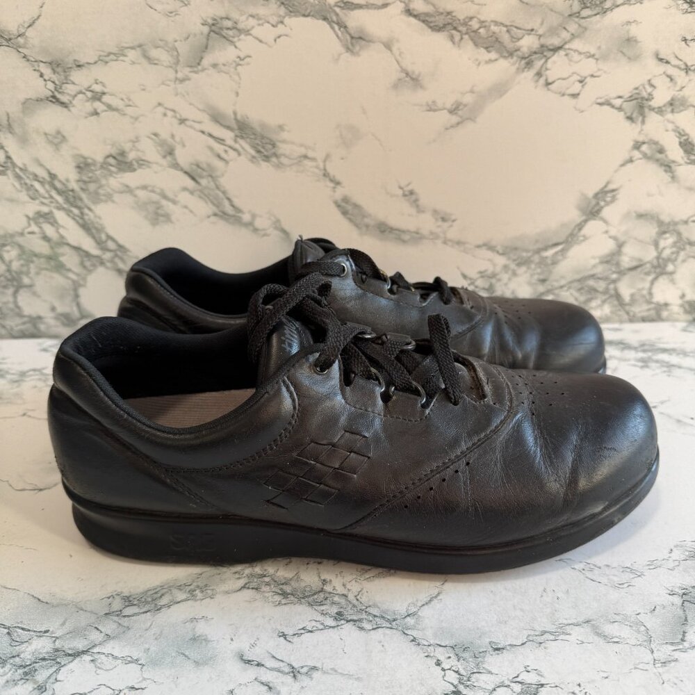 SAS Women 9 Freetime Shoe Lace Up Sneaker Smooth Black Leather Comfort Everyday